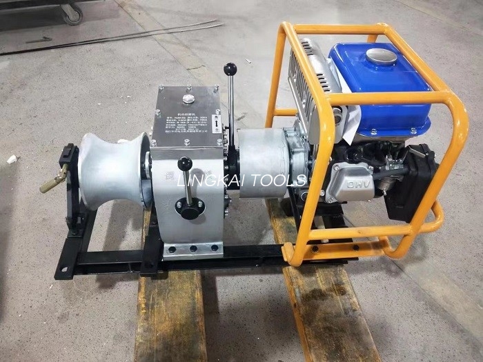 Silový tažný naviják s benzínovým motorem Honda pro elektrické navlékání šňůry