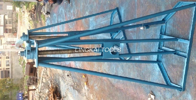 Mechanický stojan na kabelovou cívku SIK Model 5 tun pro kabelový buben k navlékání